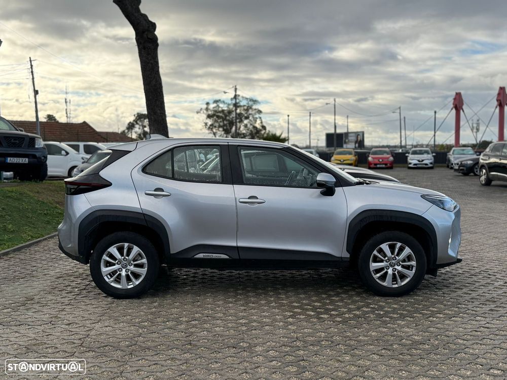 Toyota Yaris Cross 1.5 HDF Comfort Plus AWD - 4