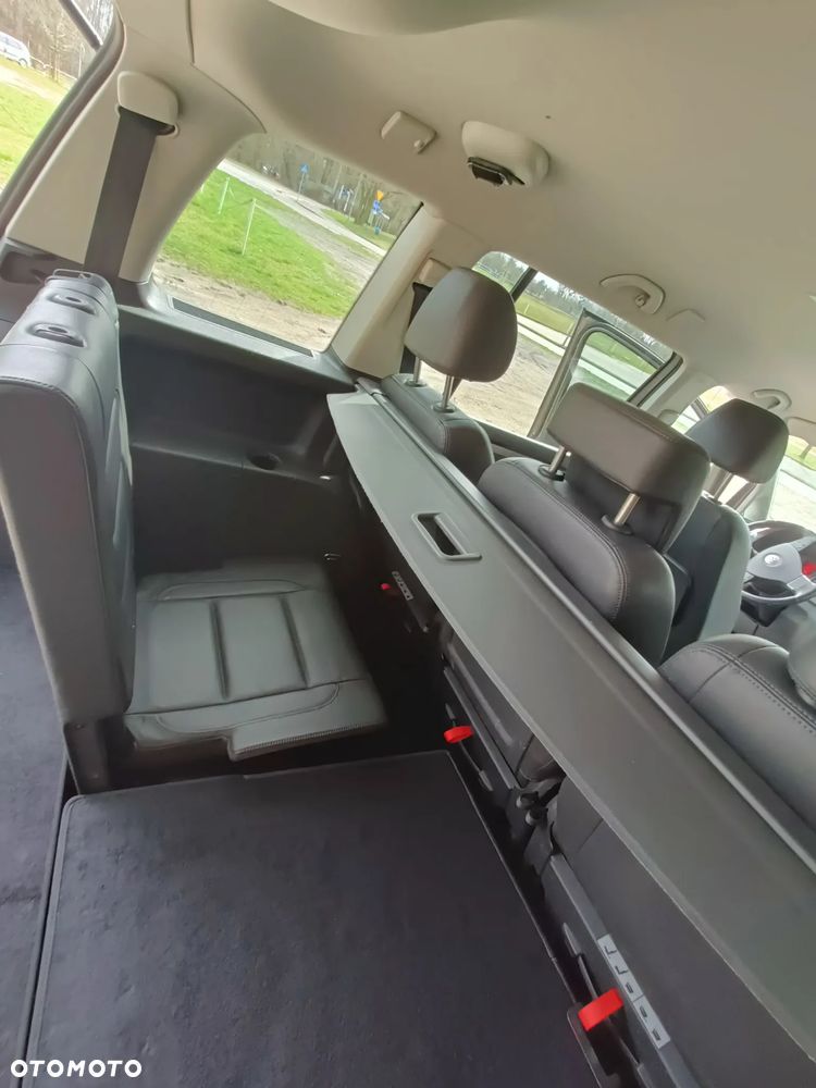 Volkswagen Touran 1.9 TDI DPF Highline DSG - 14