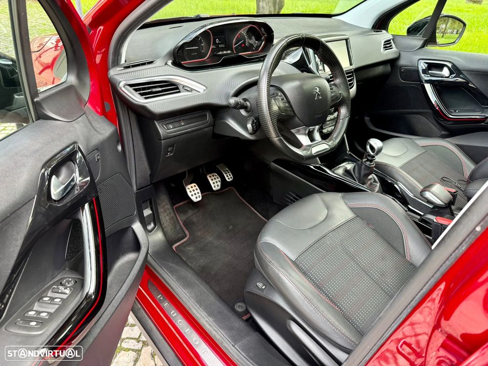 Peugeot 2008 1.2 PureTech GT Line - 2