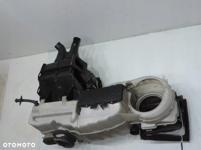 NAGRZEWNICA OBUDOWA VOLVO V70 II - 12