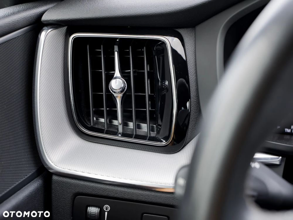 Volvo XC 60 B4 D AWD R-Design - 14