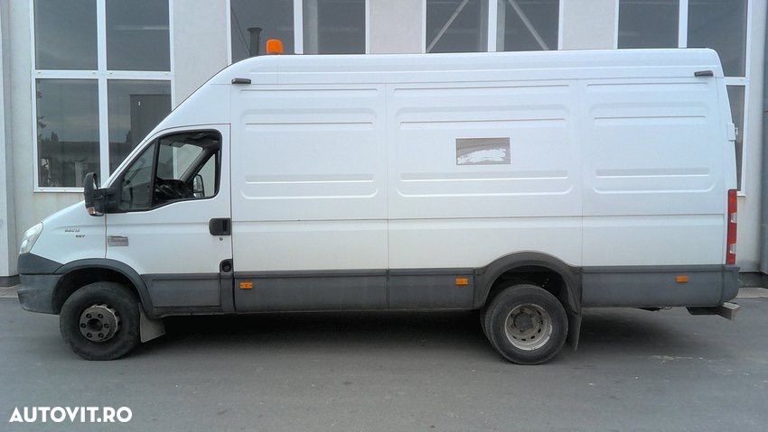 Iveco Daily 2013 35c15 65c15 Lung XL XXL punte Dubla 3.0 145cai vopsea originala stare foarte buna Clima AC 200.000KM Istoric Service Complet Carte service Fără rugină L3h2 L4H3 - 1