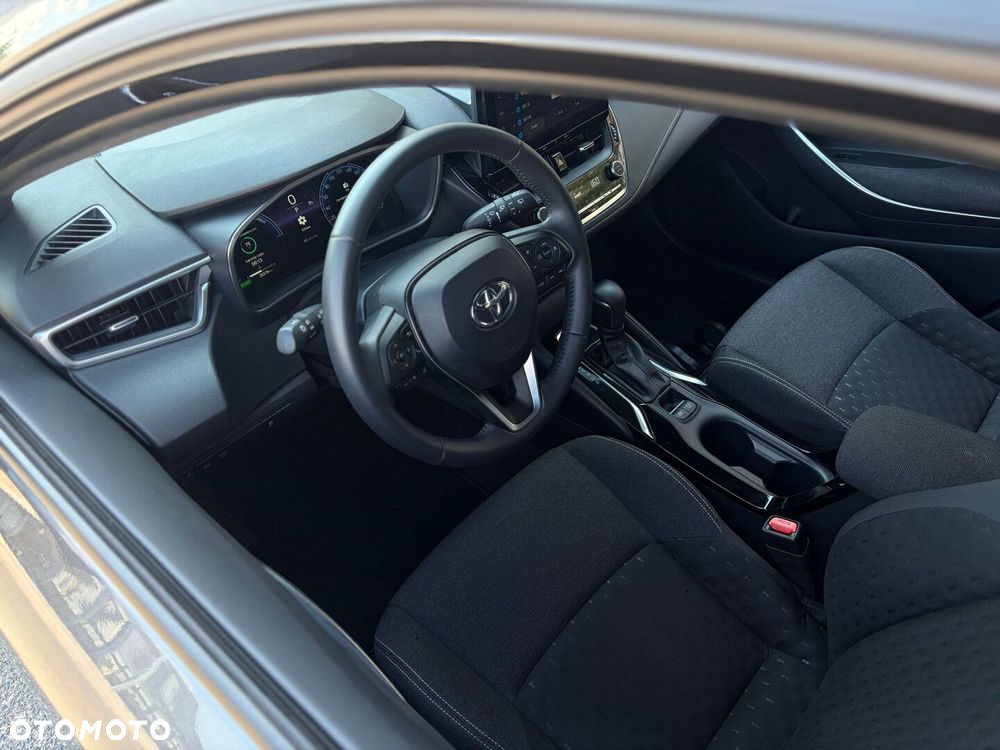 Toyota Corolla 1.8 Hybrid Comfort - 24