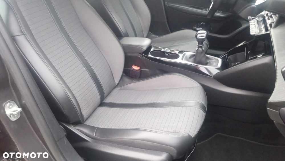 Peugeot 208 PureTech 100 Allure - 14