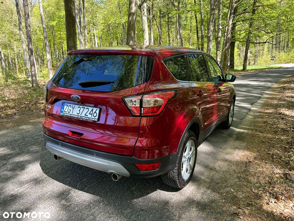 Ford Kuga 2.0 TDCi 2x4 Titanium - 5