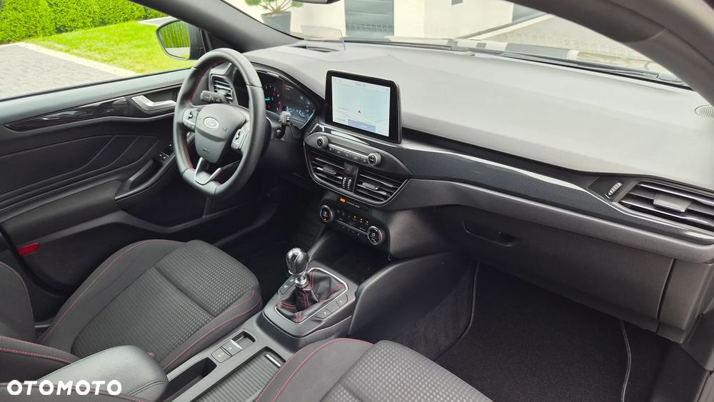 Ford Focus 1.0 EcoBoost Hybrid ST-LINE DESIGN - 14