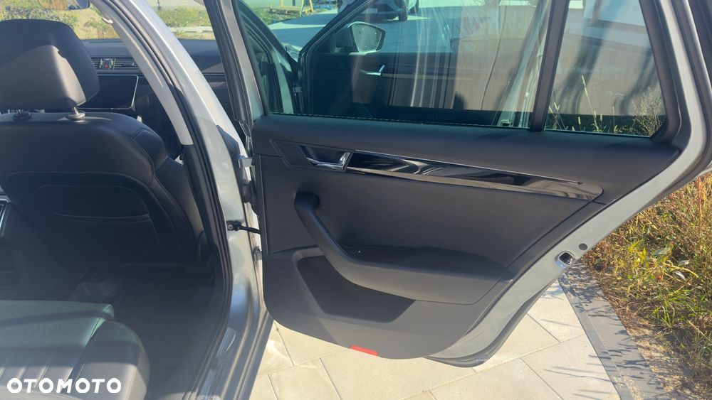 Skoda Superb 1.8 TSI L&K DSG - 22