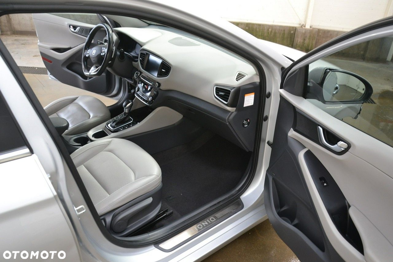 Hyundai IONIQ - 23