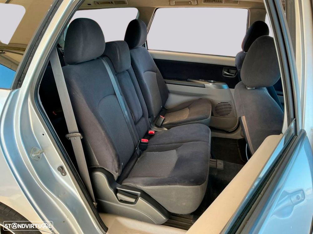 Mitsubishi Grandis - 6