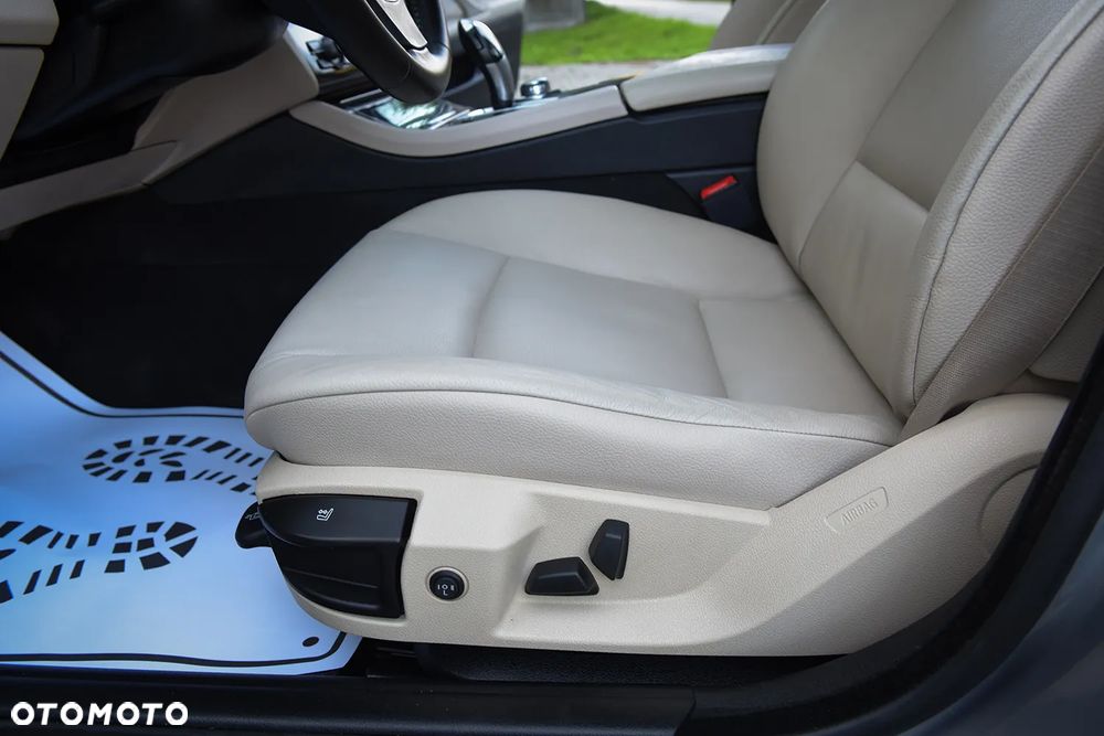 BMW Seria 5 520d - 28
