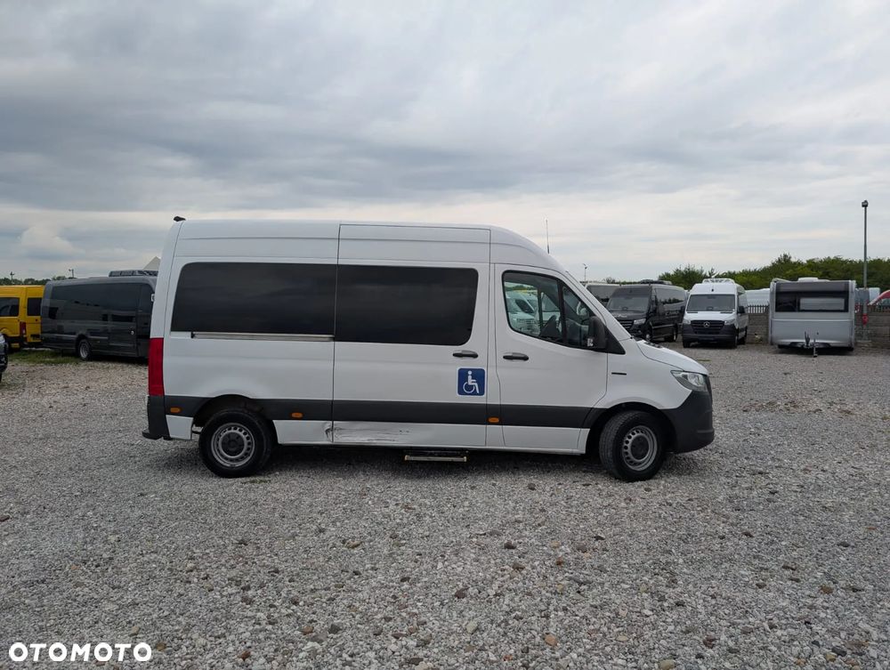 Mercedes-Benz Sprinter - 2