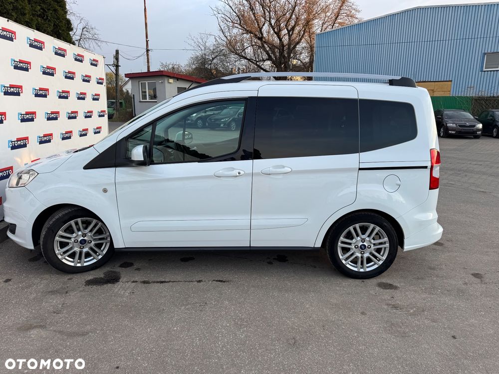Ford Tourneo Courier 1.0 EcoBoost S&S Titanium - 11
