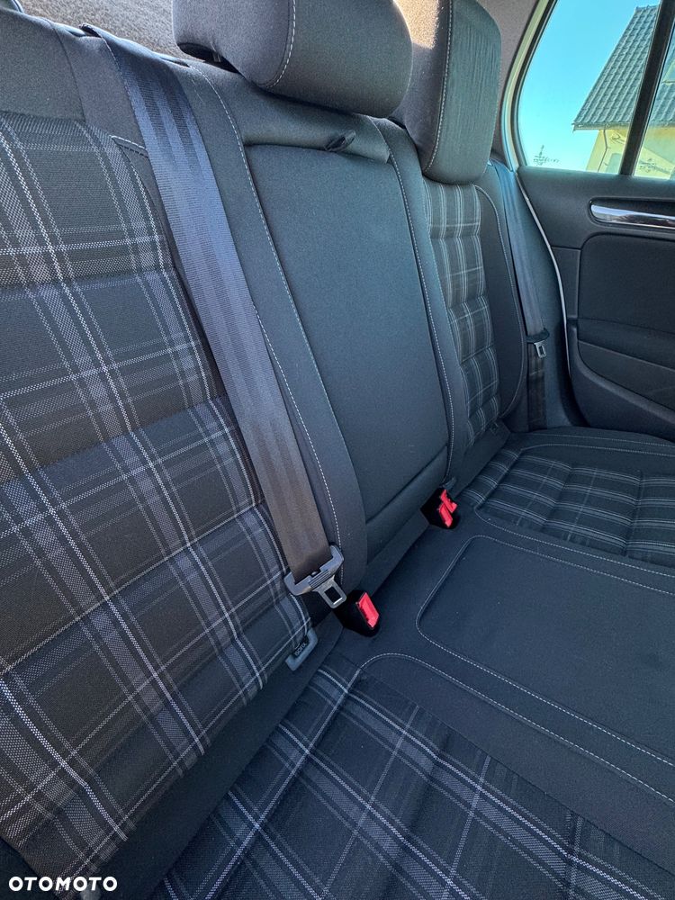 Volkswagen Golf 2.0 TDI GTD - 16