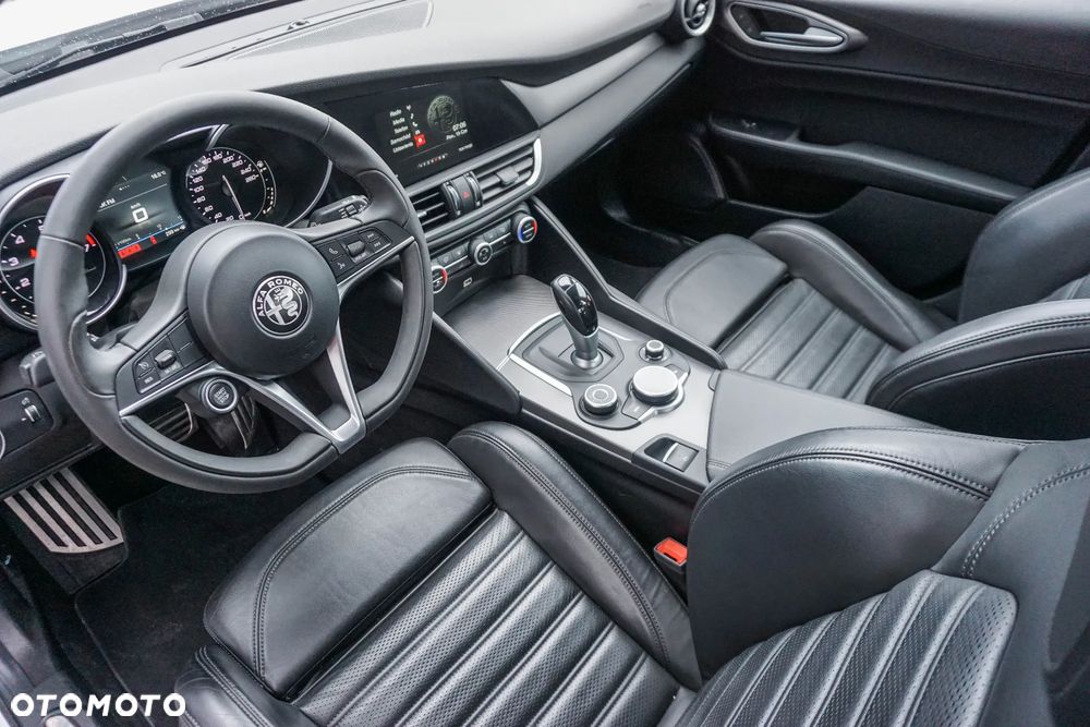 Alfa Romeo Giulia 2.0 Turbo Veloce Q4 - 25