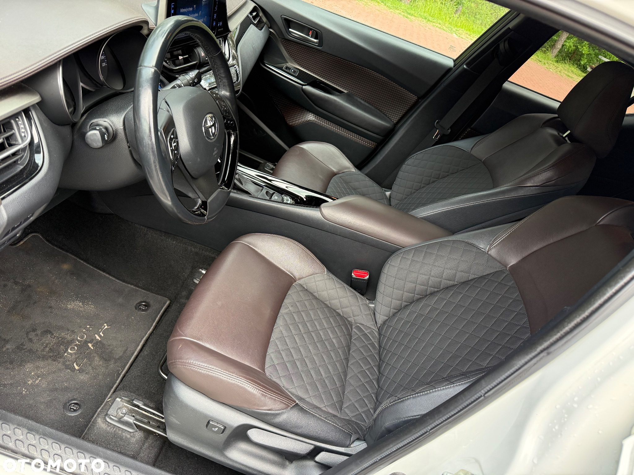 Toyota C-HR 1.8 Hybrid Prestige - 12