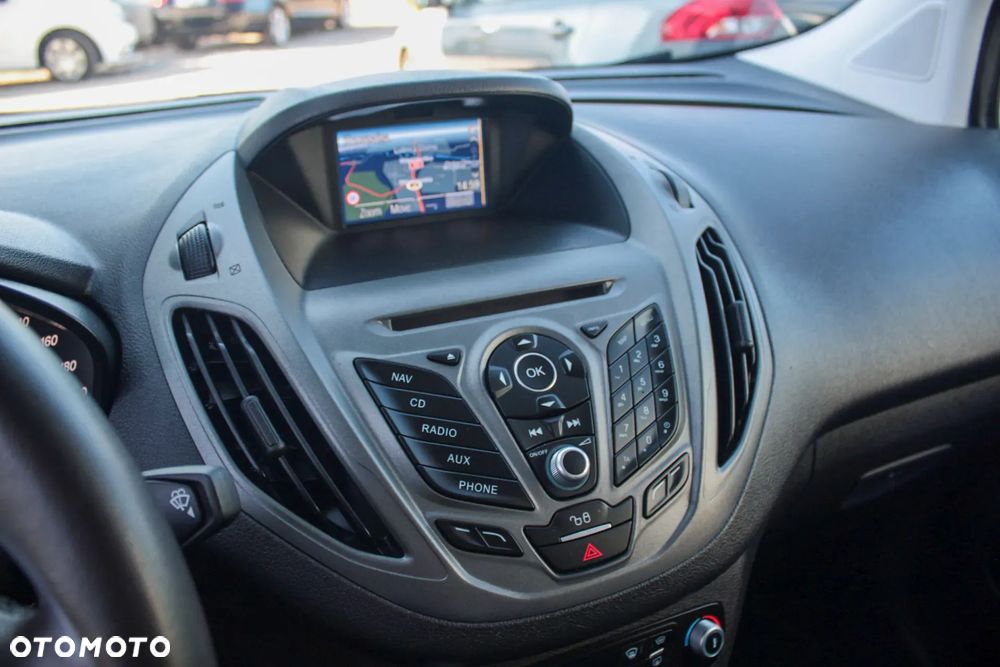 Ford Transit Courier - 15