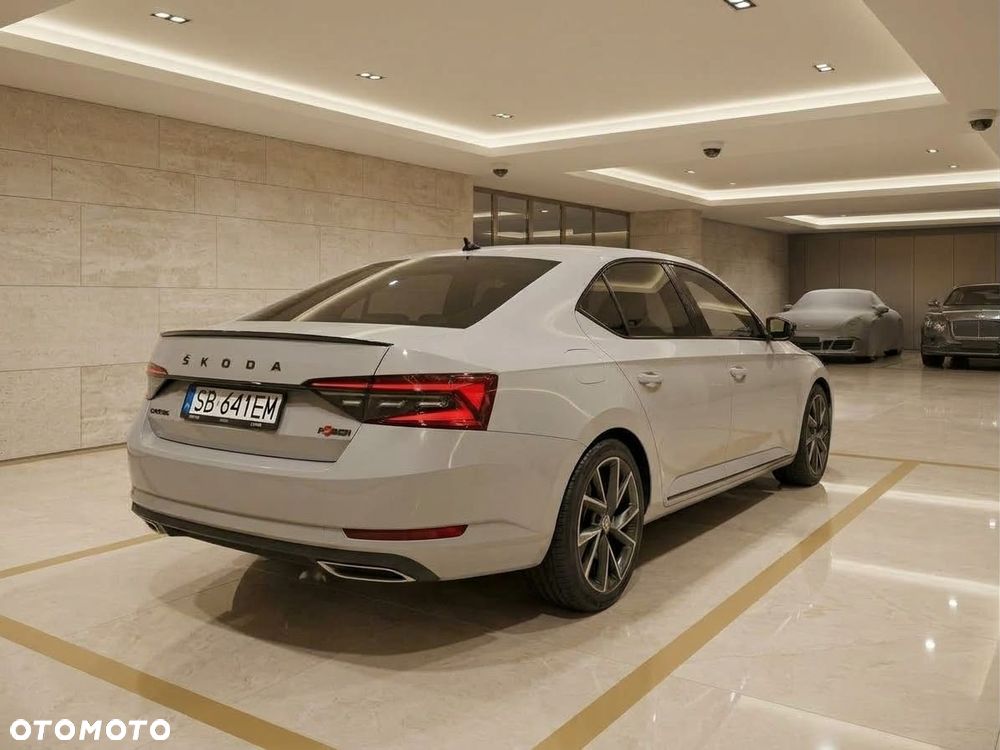 Skoda Superb 2.0 TDI SCR Sportline DSG - 5