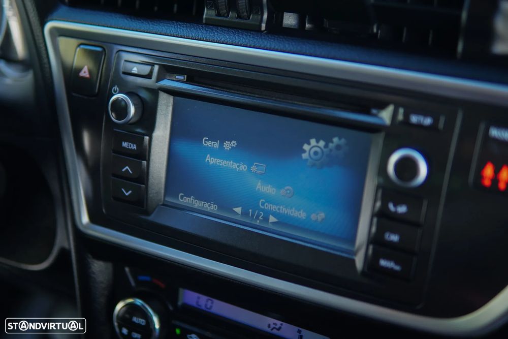 Toyota Auris 1.4 D-4D Exclusive+P.Sport - 53