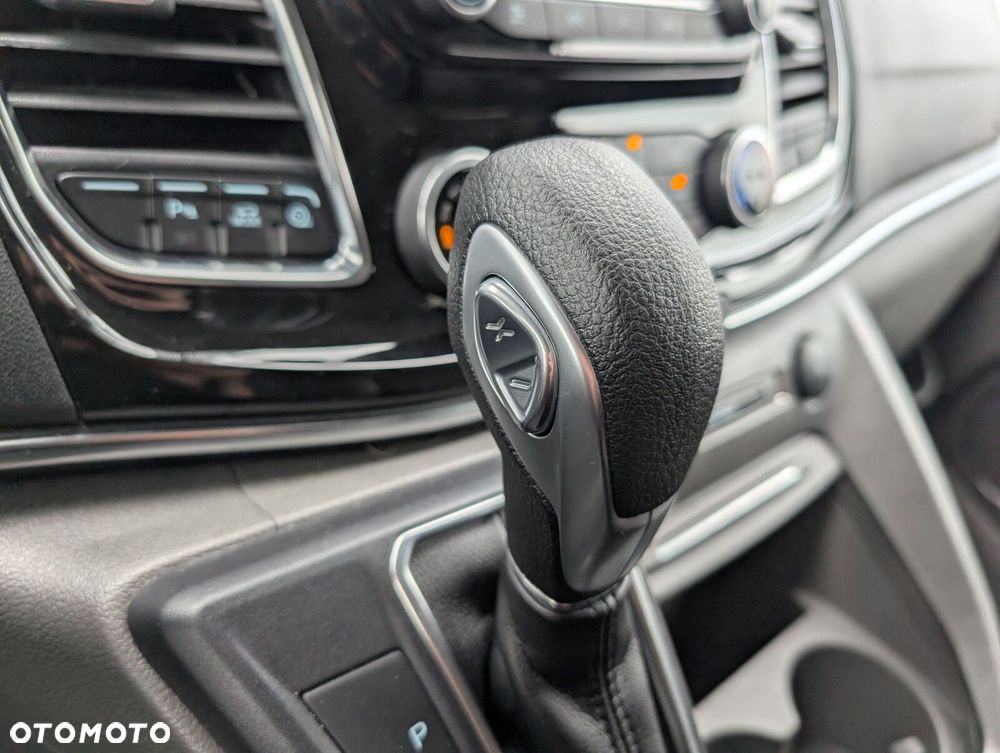 Ford Tourneo Custom - 31