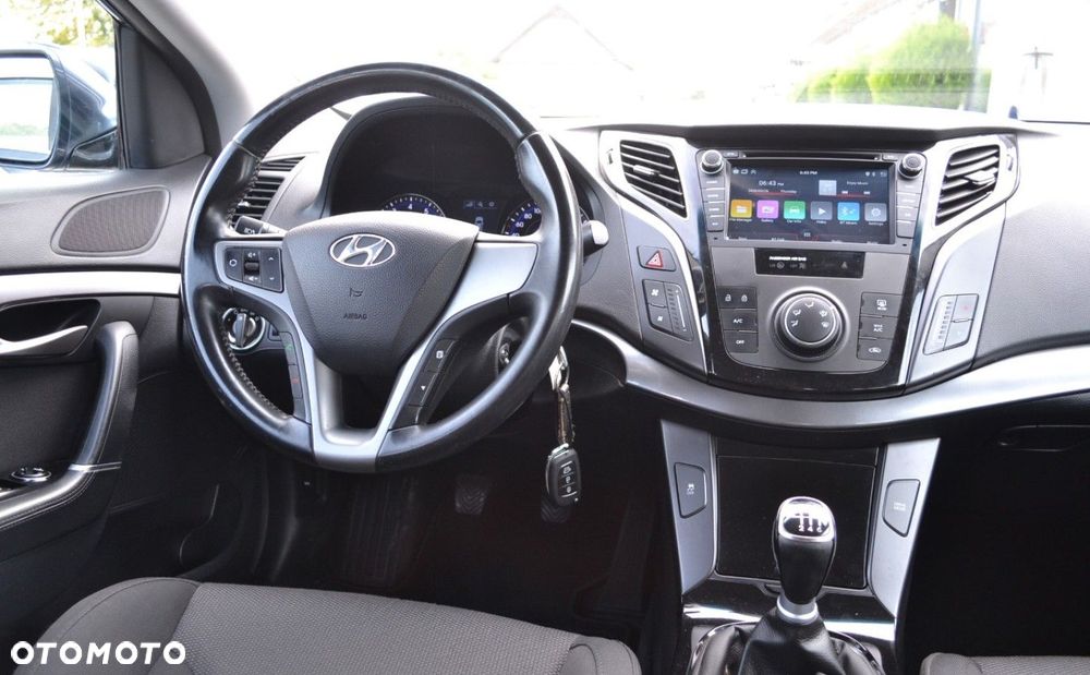 Hyundai i40 Kombi blue 1.6 Trend - 6
