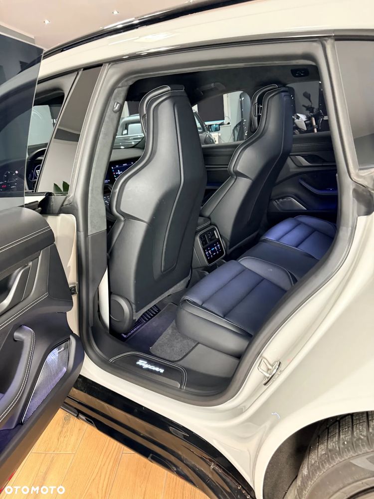 Porsche Taycan - 27
