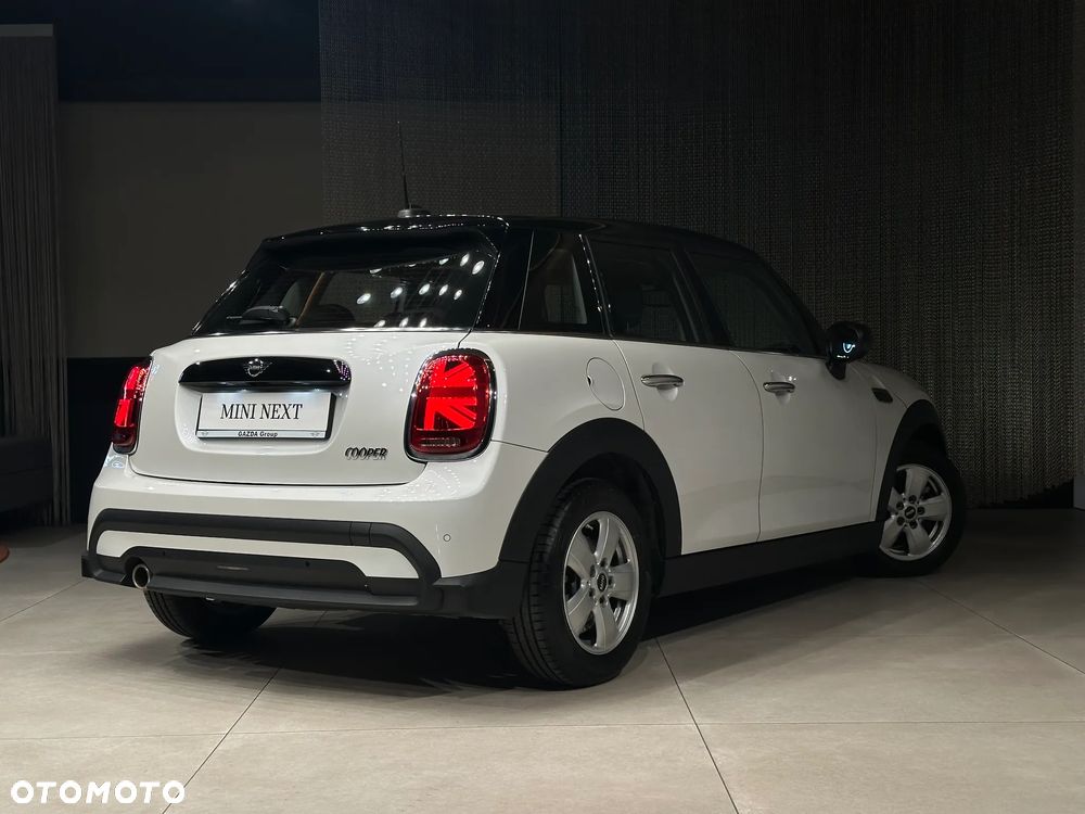 MINI Cooper Standard - 2