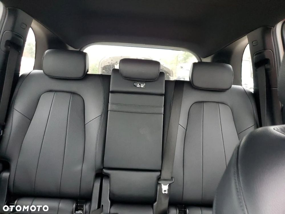 Mercedes-Benz GLB - 9