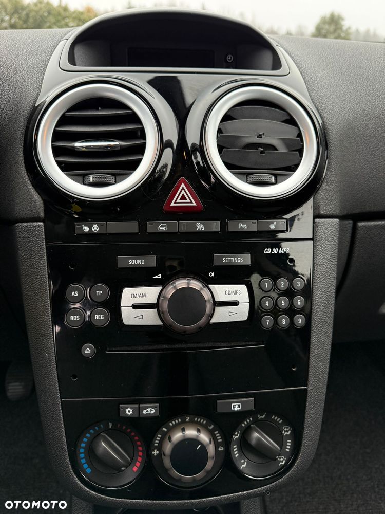 Opel Corsa 1.4 16V Innovation - 30