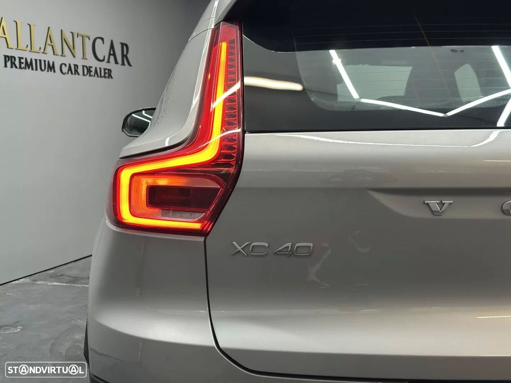Volvo XC 40 Recharge Core - 9