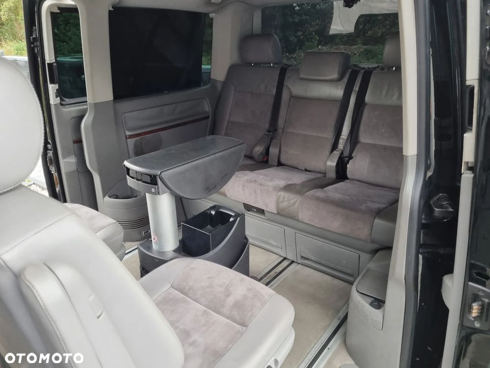Volkswagen Multivan - 23