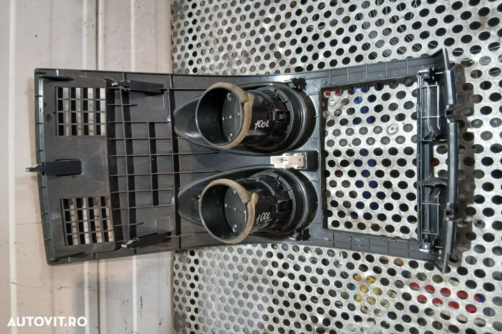 Grila ventilatie bord centru 68760-JD10A 68760-JD10A Nissan Qashqai 1 - 2