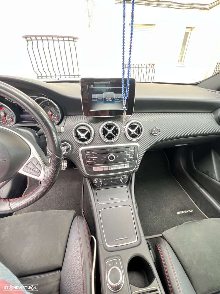 Mercedes-Benz 180 - 8