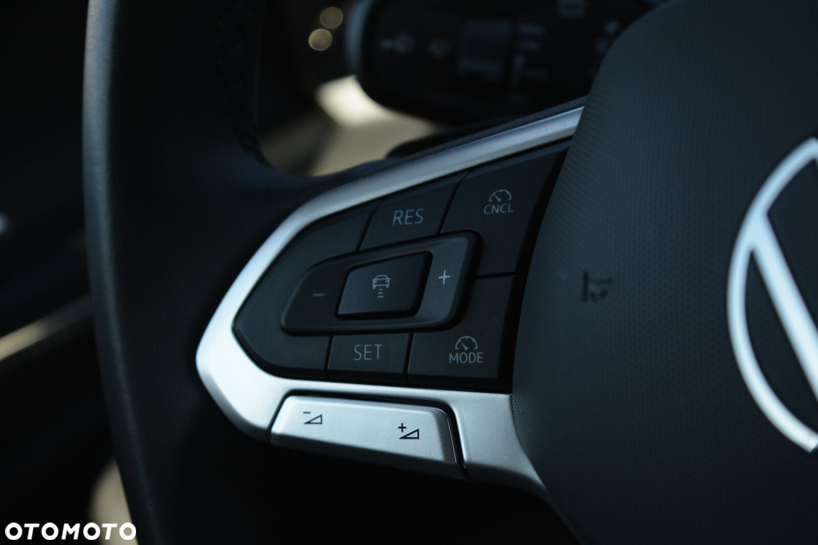 Volkswagen Passat - 15