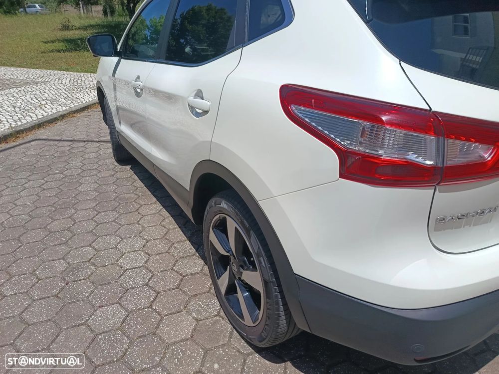 Nissan Qashqai 1.5 dCi N-Connecta - 17