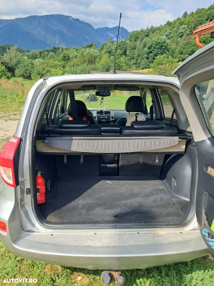 Toyota RAV4 2.2 D-4D 4x4 - 2