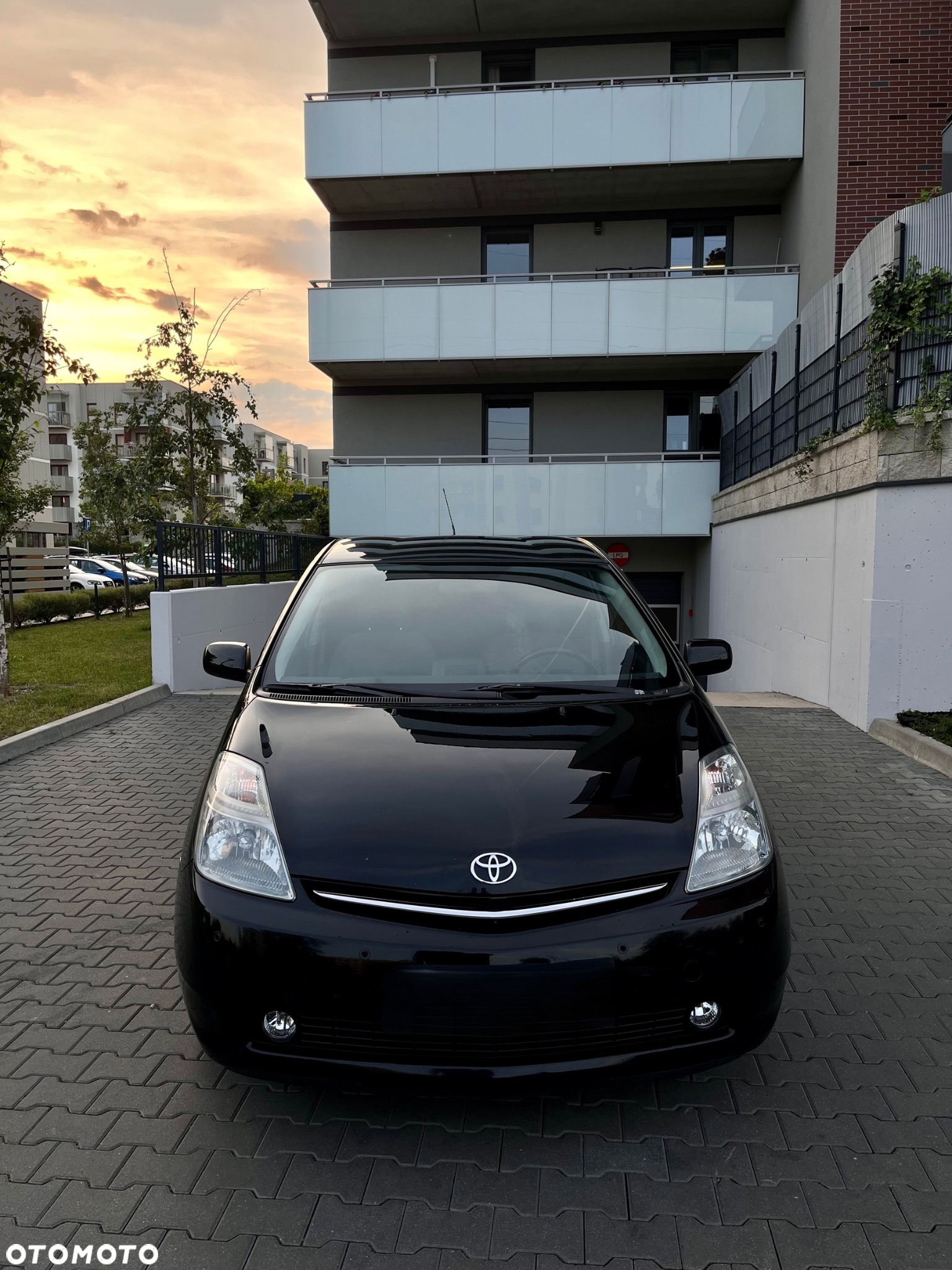 Toyota Prius - 3