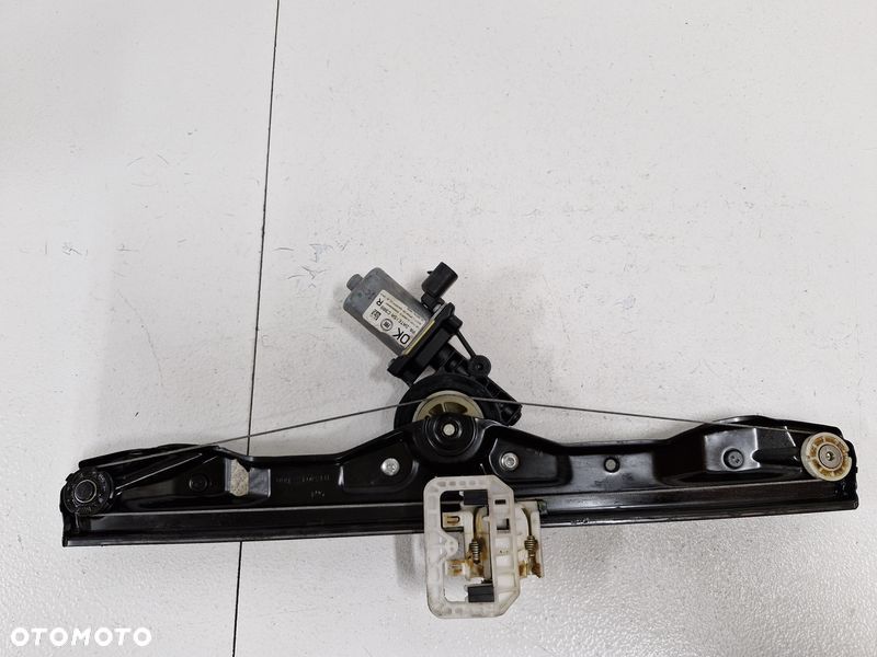 FIAT PANDA III 3 MECHANIZM PODNOŚNIK SZYBY PRAWY PRZÓD PRZEDNI 2 PIN 51983616 - 6