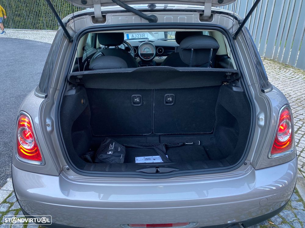 MINI 3 Portas One D - 17