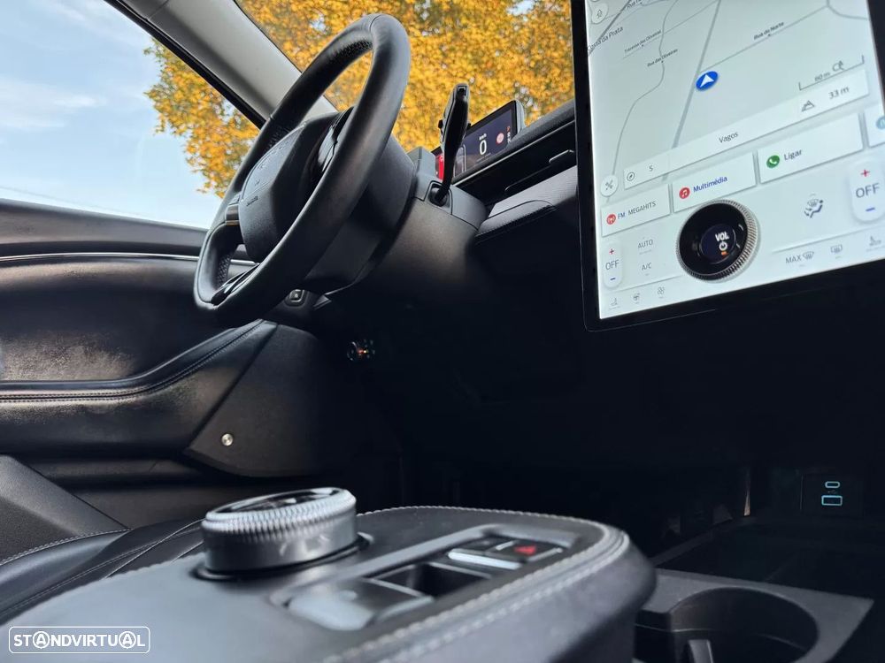 Ford Mustang Mach-E 75.7 kWh Premium AWD - 36