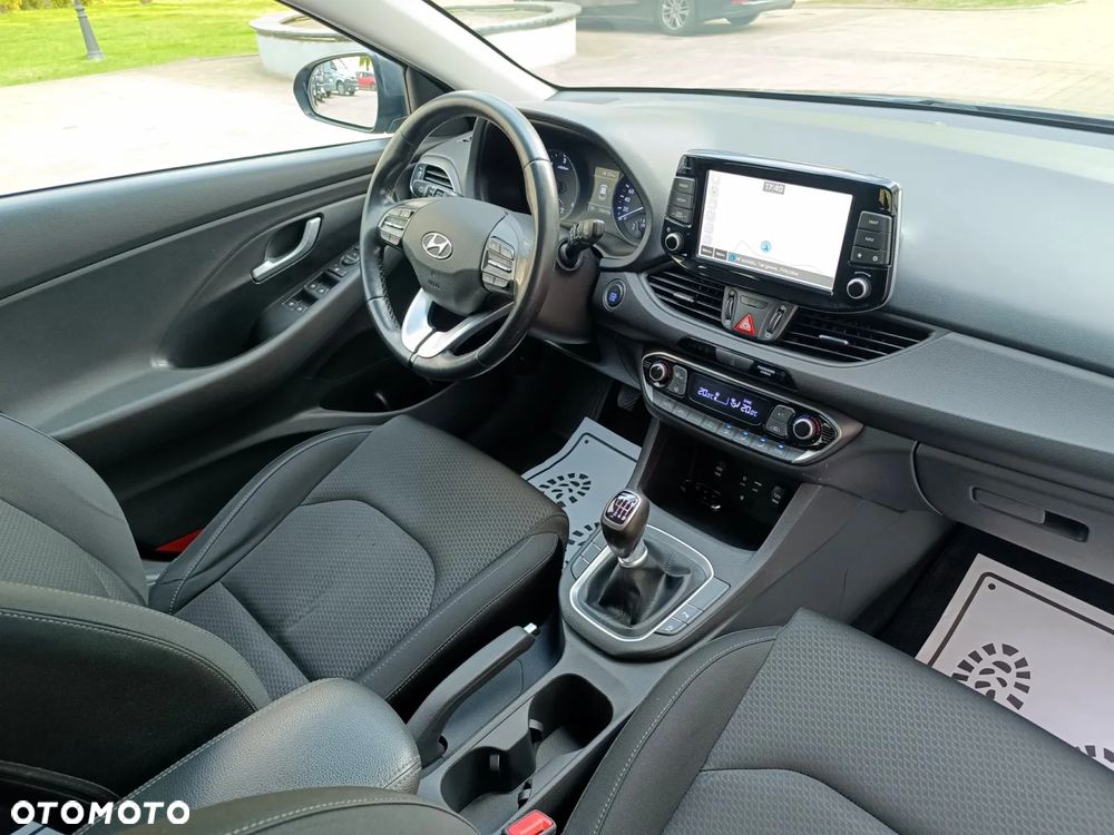 Hyundai i30 blue Kombi 1.6 CRDi Style - 34