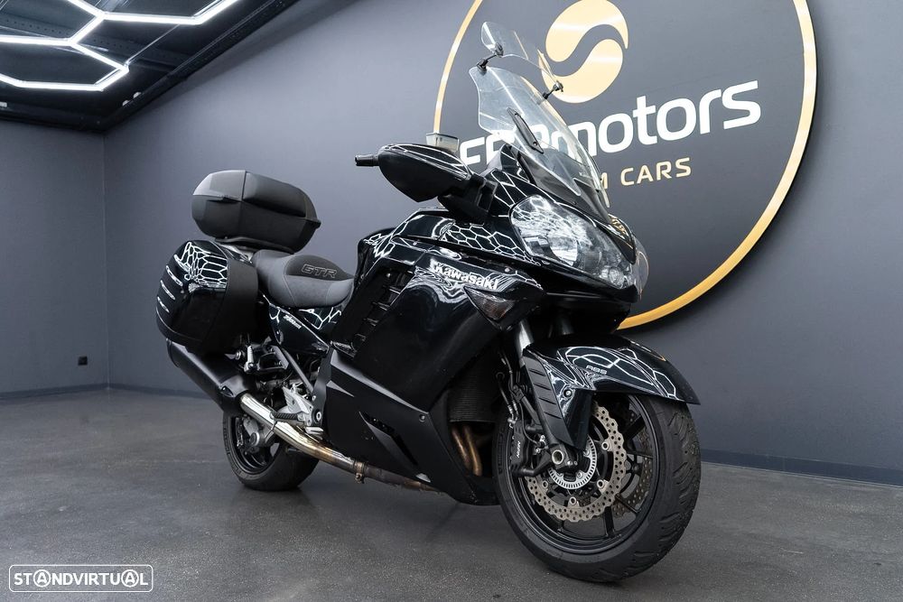 Kawasaki GTR 1400 - 4