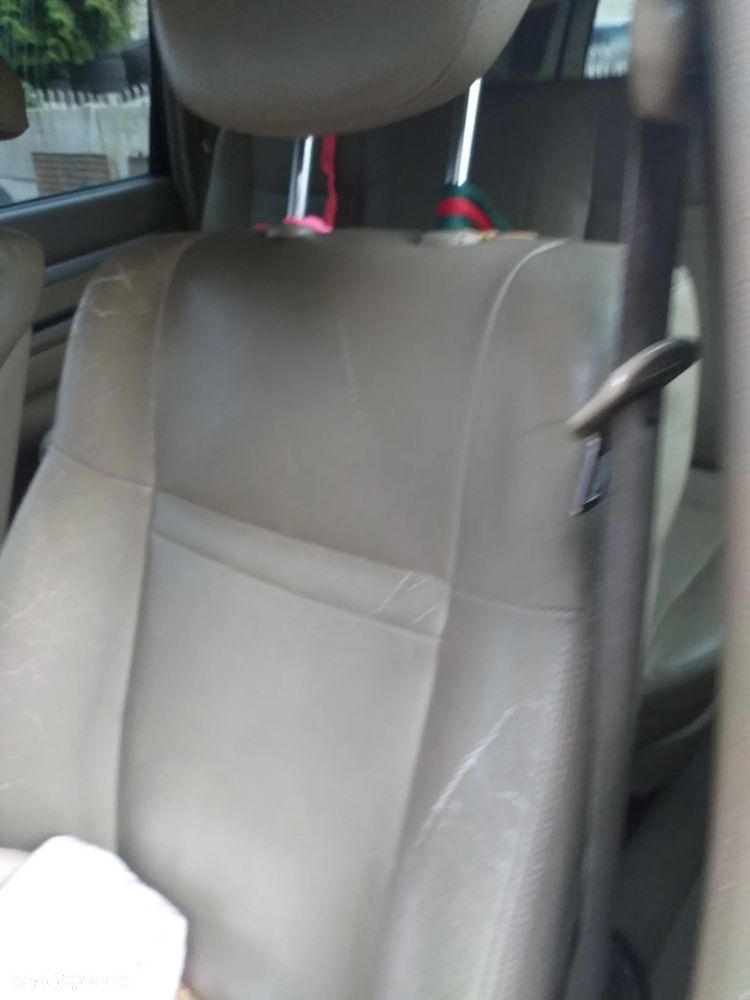 Auto na części - SSangyoung Rodius 165 diesel Silnik Skrzynia Drzwi Maska Klapa Błotnik Zderzak Lampa Szyba Klamka Lusterko Deska Kokpit - 12