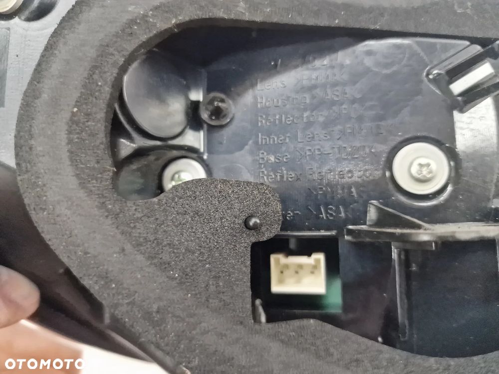 SUBARU BRZ / TOYOTA GT86 PRAWA LED LAMPA TYLNA TYLNIA TYŁ , NR KOITO 220-60084 , NR AUKCJI LMT211 - 10