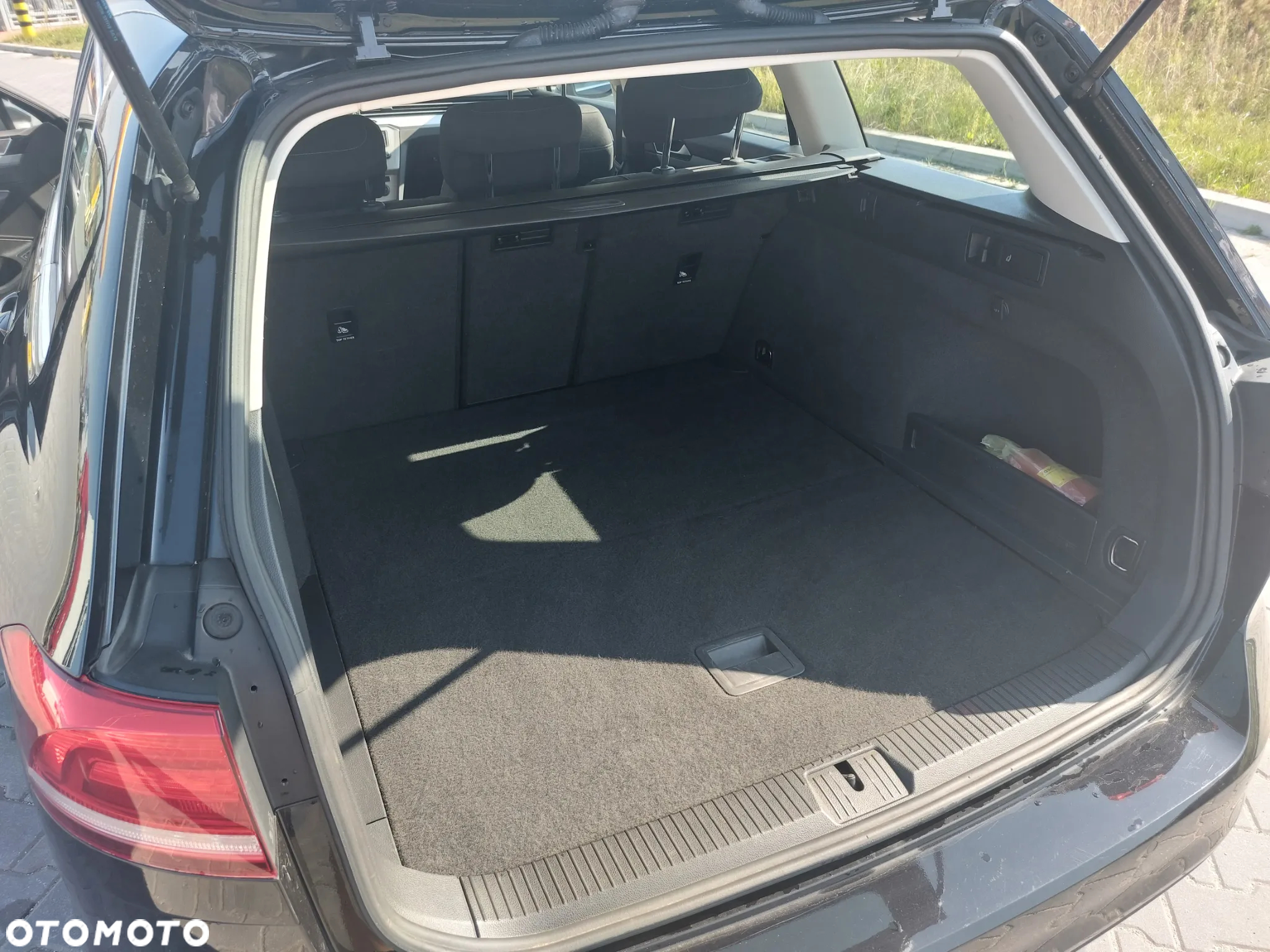 Volkswagen Passat - 12