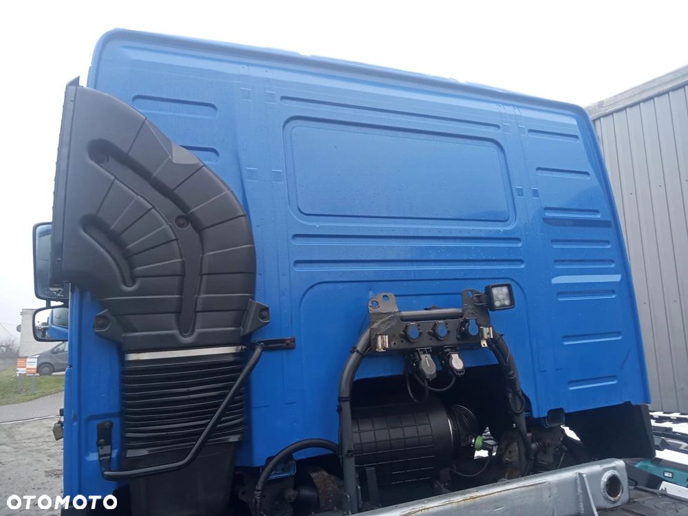 VOLVO FM4 / NISKA Z ŁÓŻKIEM / KABINA EURO 6 KOMPLETNA / AUTOMAT - 6