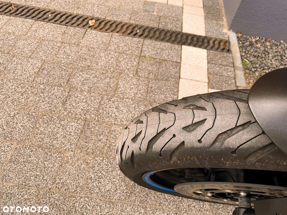 Yamaha FZ8 - 13