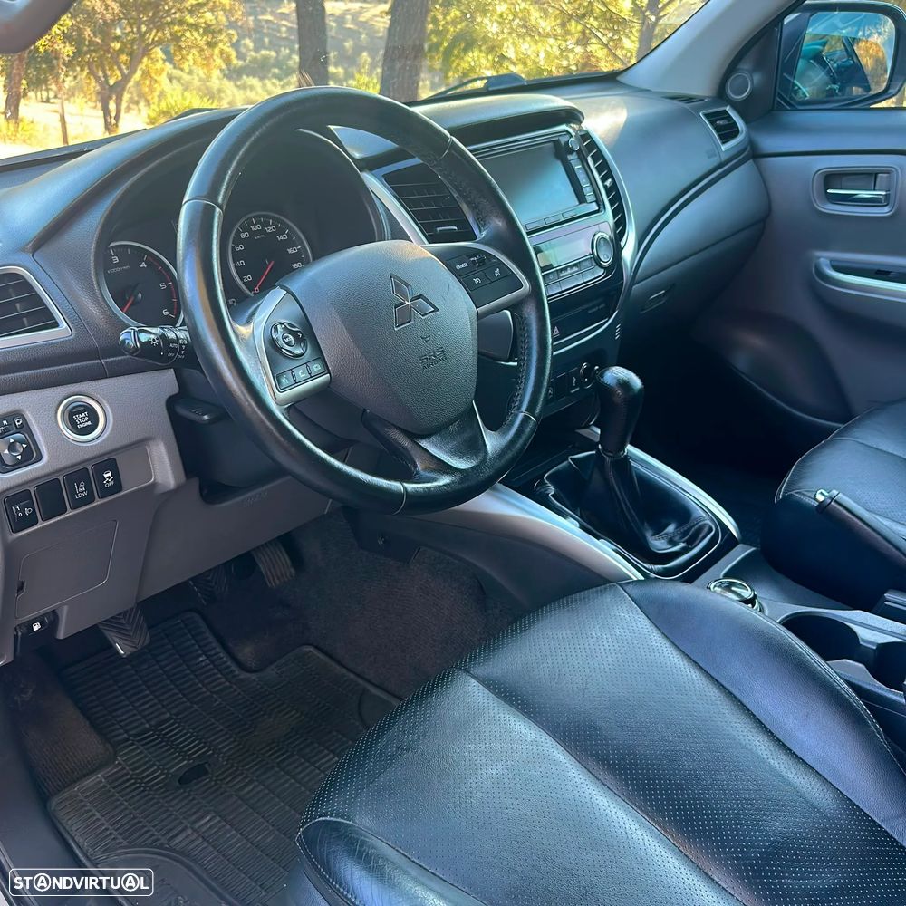 Mitsubishi L200 2.4 DI-D CD Instyle Strakar 4WD - 27