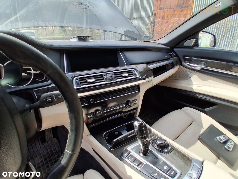 BMW Seria 7 740d xDrive - 13