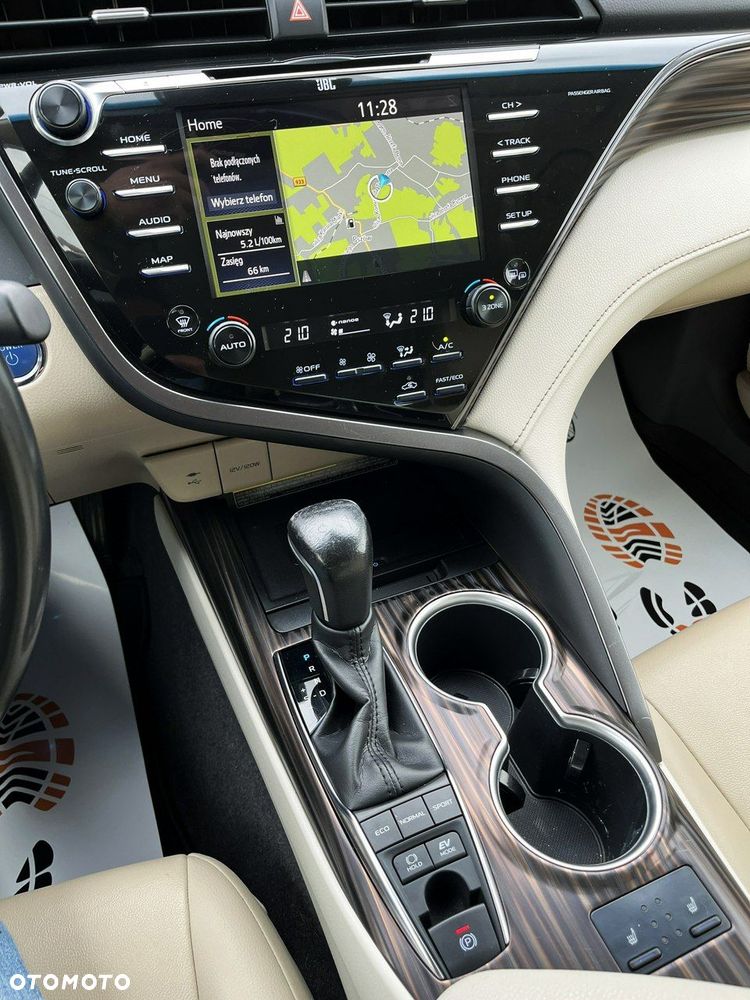 Toyota Camry 2.5 Hybrid Executive CVT - 19