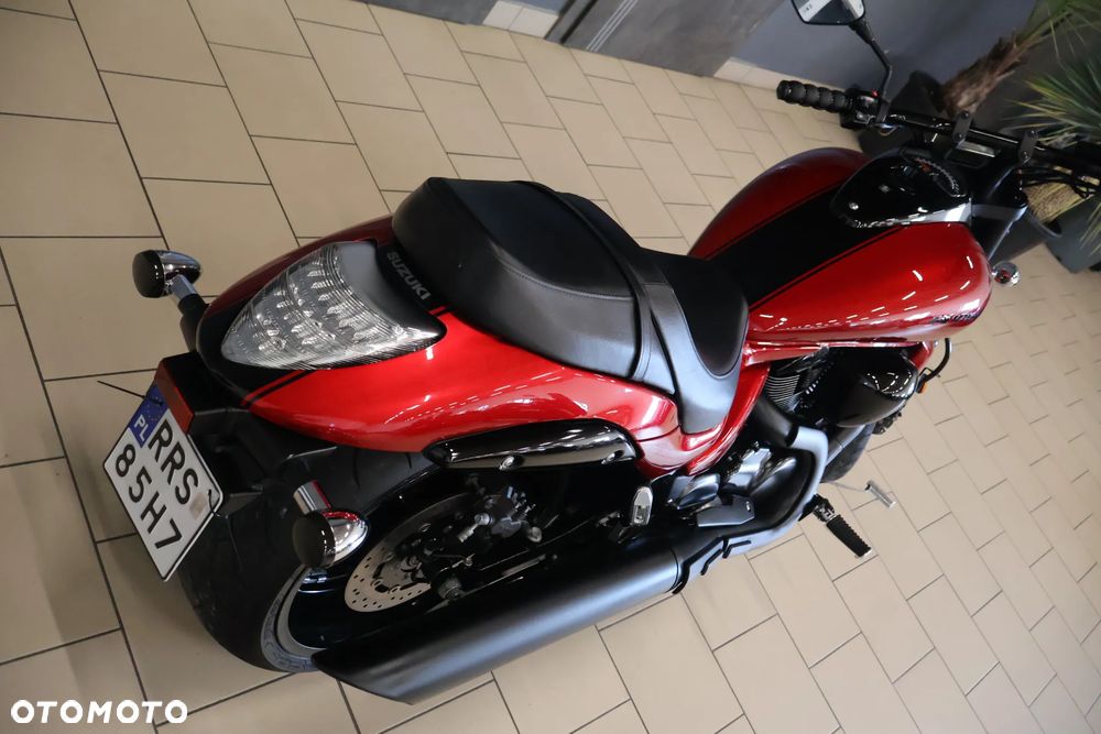 Suzuki Intruder - 12